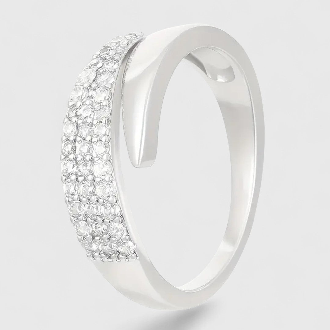 Fionnuala - Elegant Gold Ring With Sparkling Stones