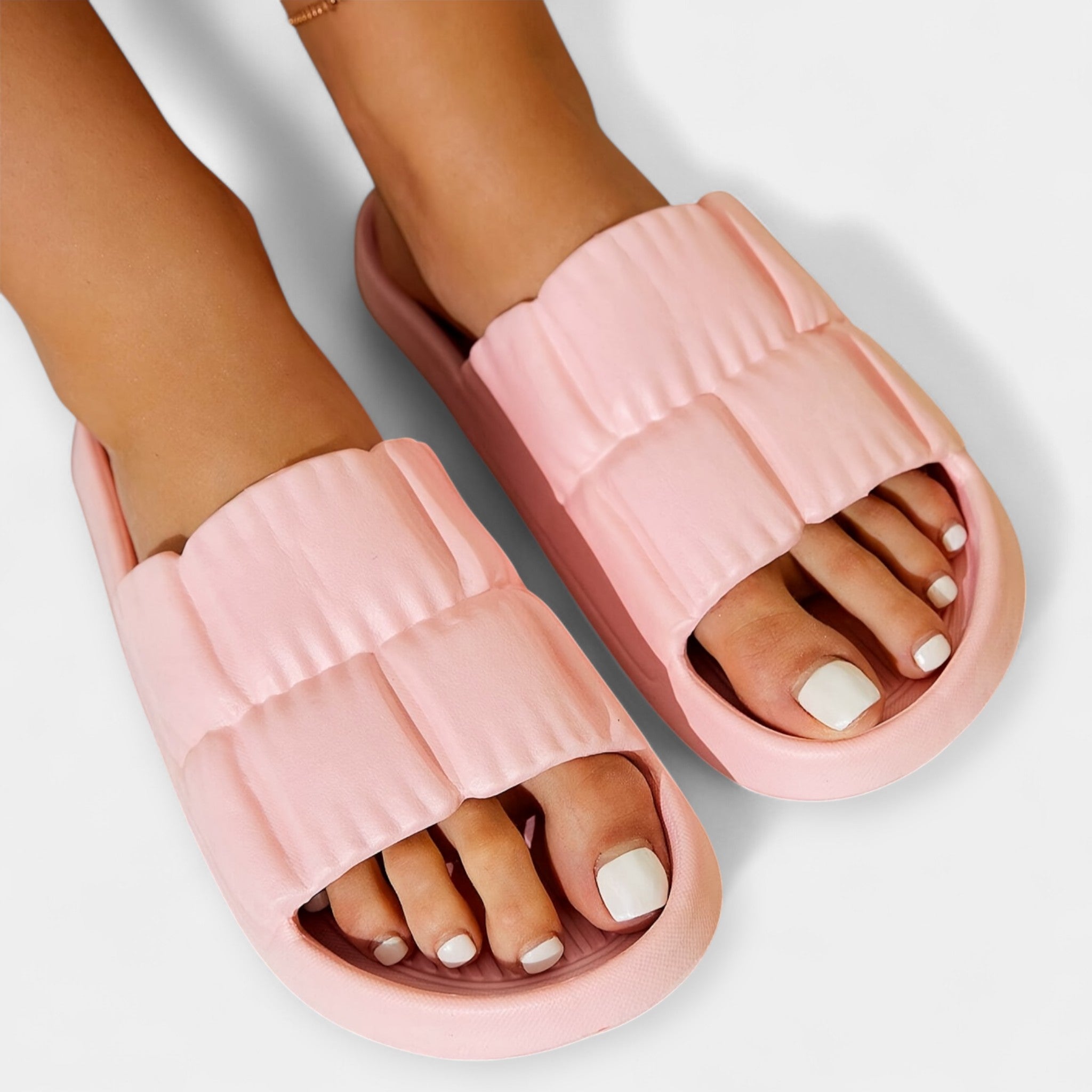Lightweight Monochrome Flip Flops For Everyday Casual Use