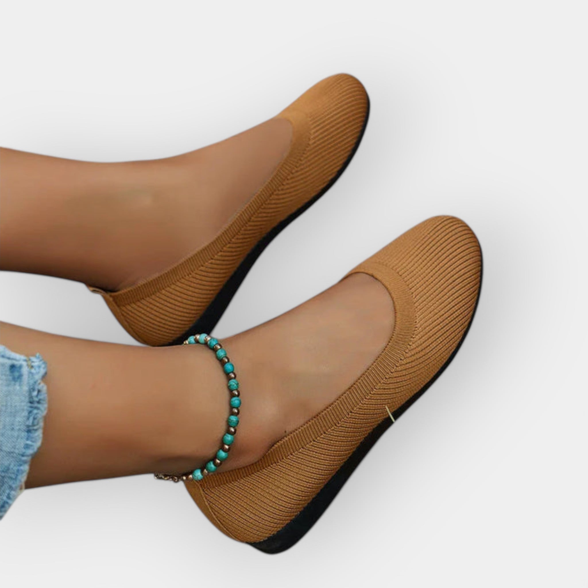 Minimal Sandals With Subtle Style For All Day Comfort