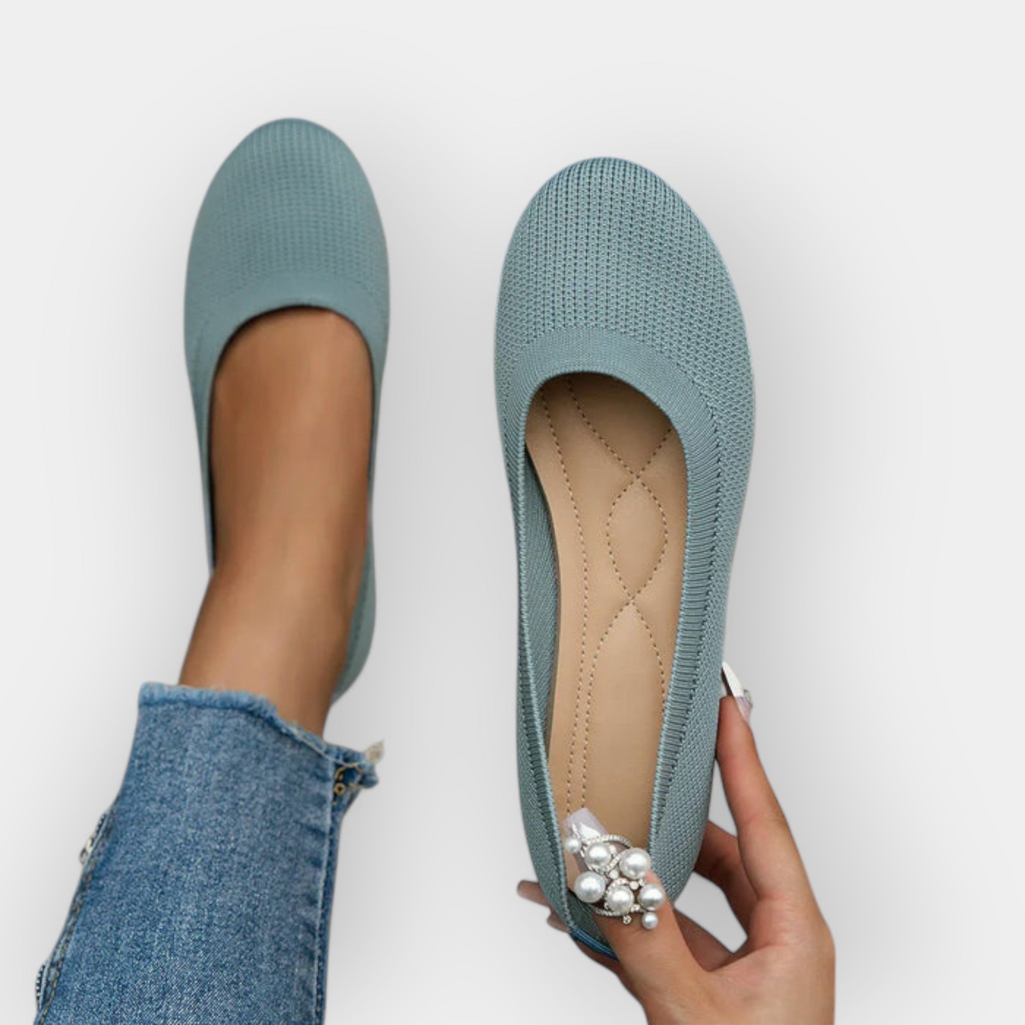Minimal Sandals With Subtle Style For All Day Comfort