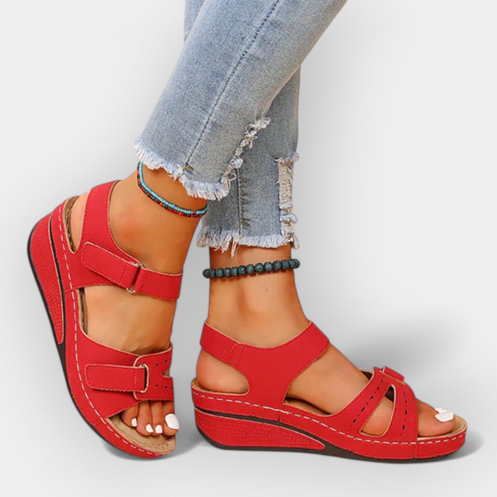 Open Design Sandals With Ergonomic Footbed And Straps