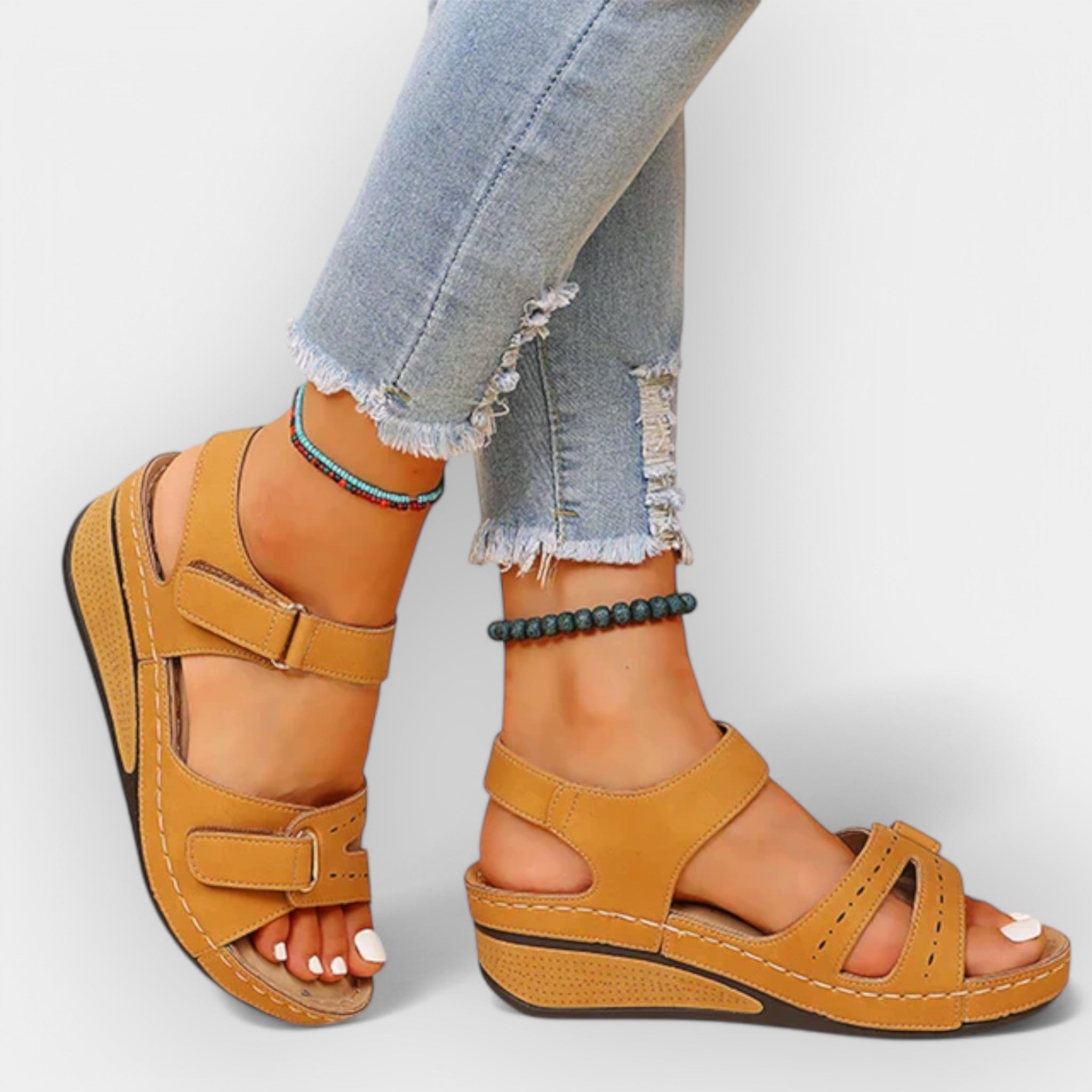Open Design Sandals With Ergonomic Footbed And Straps