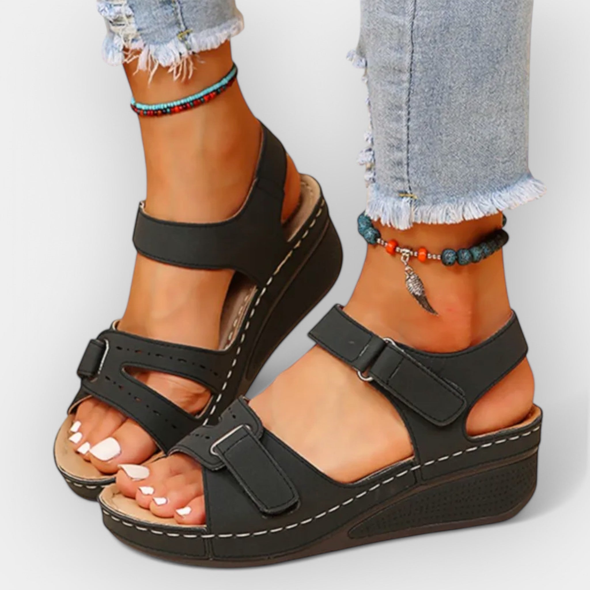 Open Design Sandals With Ergonomic Footbed And Straps