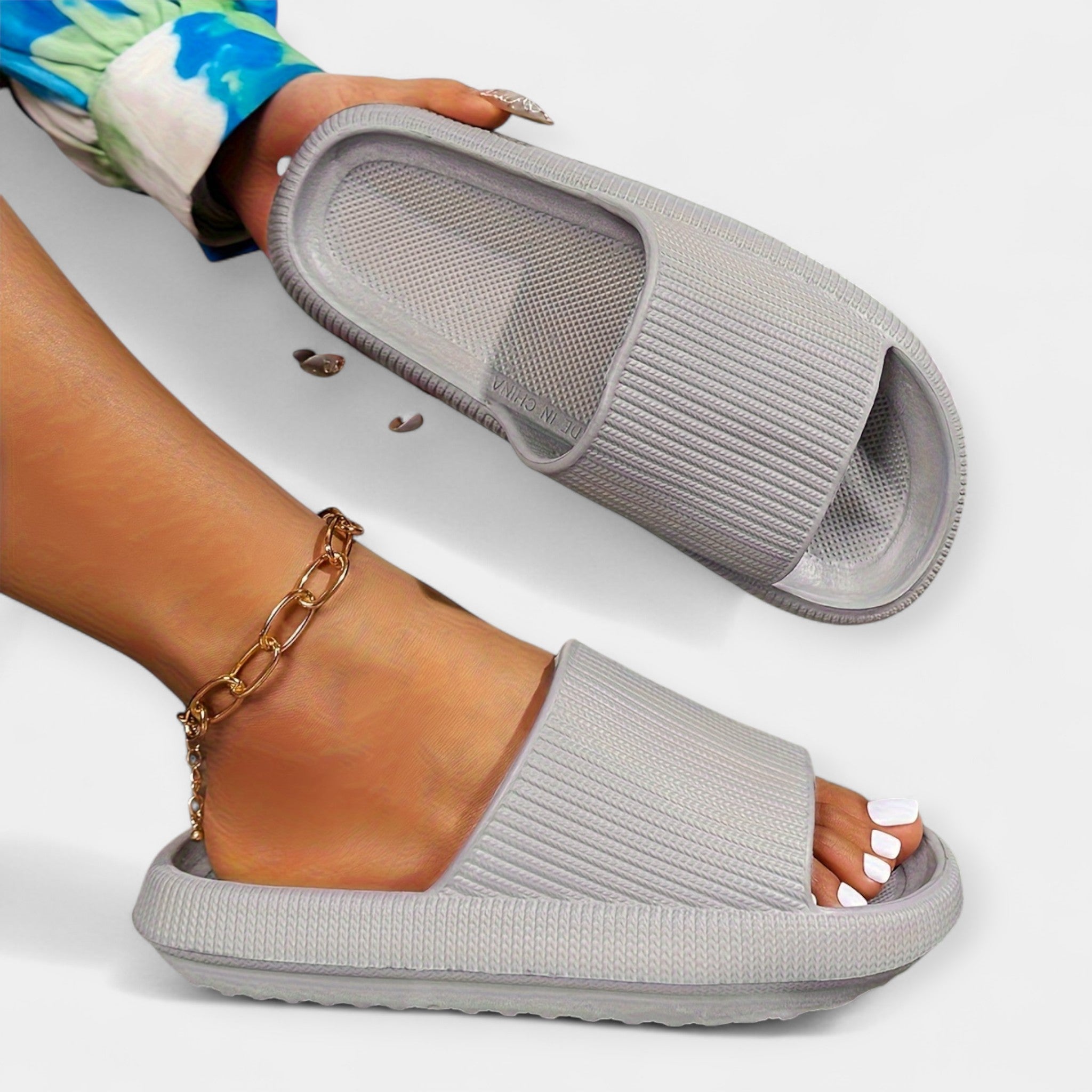 Lightweight Non Slip Slippers for Home and Beach Comfort