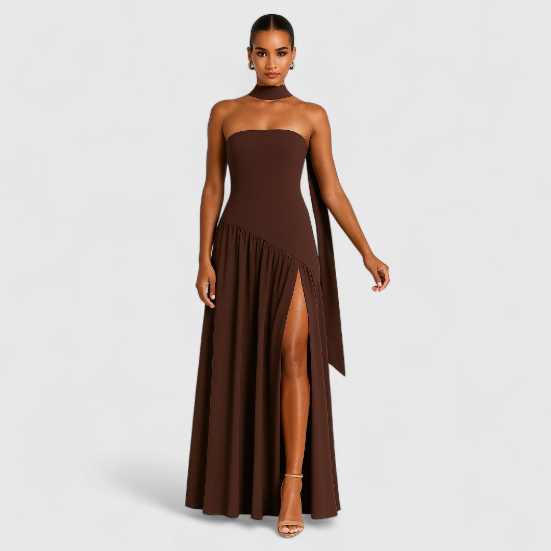 Rania Strapless Dress With High Slit And Refined Elegance